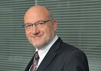 Prof. em. Dr. Peter Haas