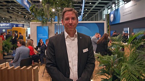 Dr. Axel Crasemann im Interview auf der DMEA 2026 Dr. Axel Crasemann im Interview auf der DMEA 2026