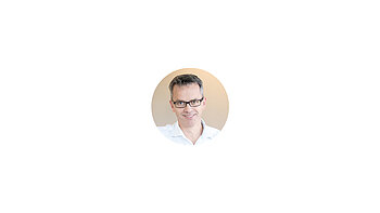 Dr. Daniel Geue 
